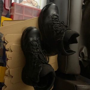 Danner side zip boots gortex. Size 10. Used, 1 month. Almost brand new condition